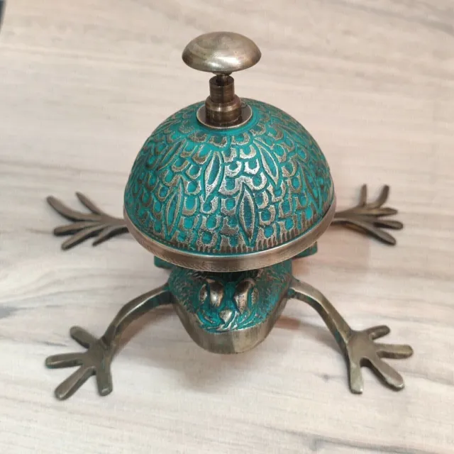Exquisita campana de escritorio de mostrador Vintage de latón con diseño de...