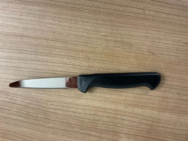 Brotzeitmesser 20 cm, Edelstahl rostfrei, Klinge vorn gebogen, Griff Schwarz