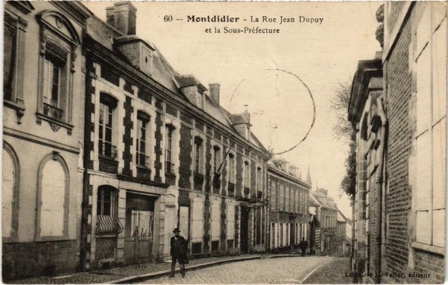 CPA MONTDIDIER La Rue Jean Dupuy et la Sous-Prefecture (1291918)