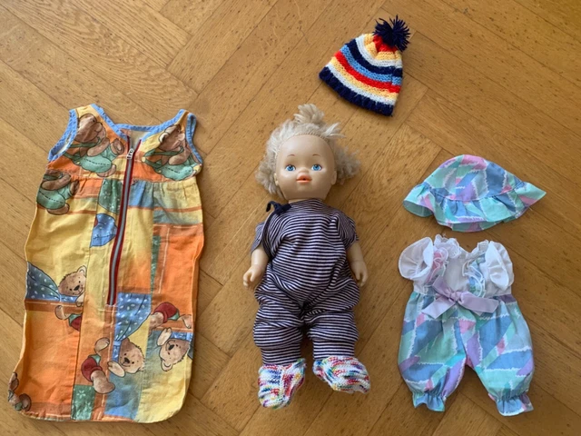 puppen mit Kleid , Mütze und Schlafsack 