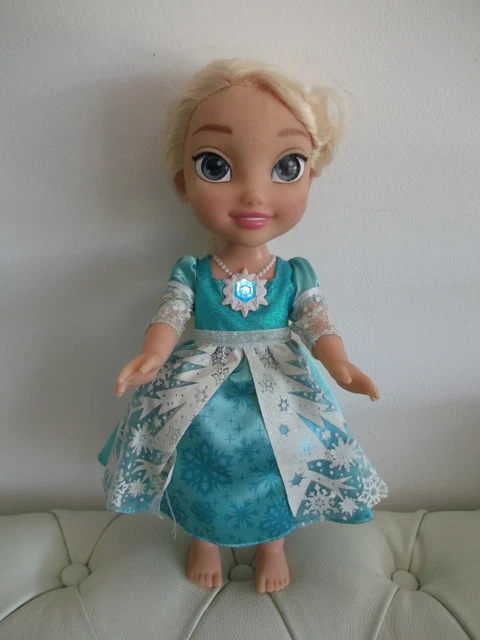 poupee elsa chante