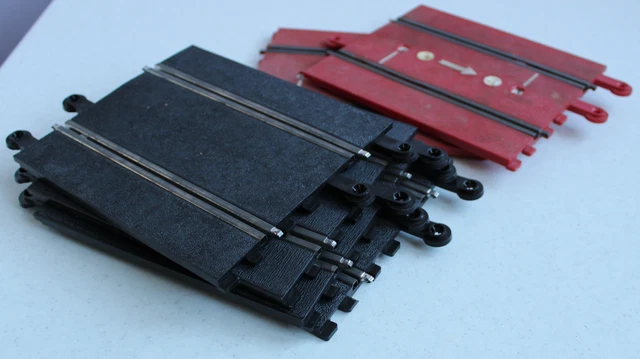 Lot 4 RAILS Demi Droits pour circuit routier  " SCALEXTRIC  MECCANO "  pas JOUEF
