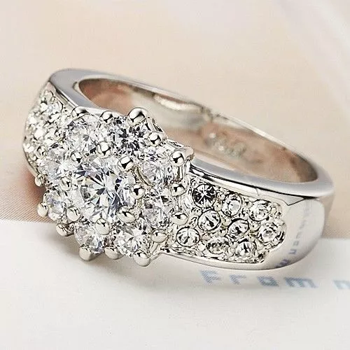 Unique Elegant Classy Traditional Beautiful Stunning Ring Crystals Size 6 7 8 9