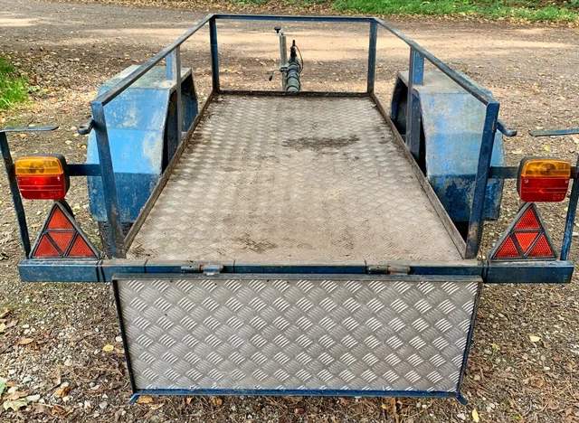 Kleine Oldtimer Anhänger