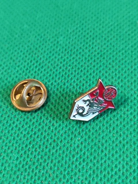 Pins Pin’s sports club football as Cannes coupe de UEFA 1991