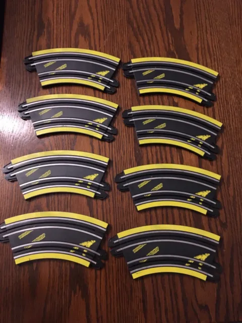 Micro Scalextric Curves x 8 new style black and yellow Ref ML32996 good used