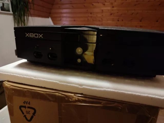 Microsoft Xbox 8GB Spielekonsole - Schwarz mit Controller und Kabel