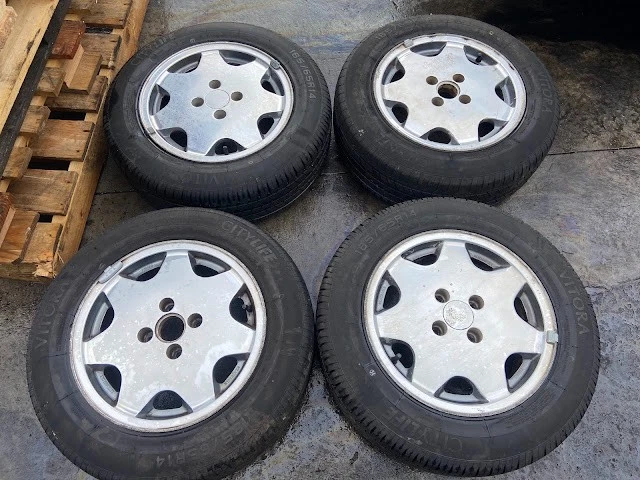 【復刻　スターシャーク】　14×8J　-13　14×9J　-26　4Ｈ-114.3　ゴールド（GOLD）　175/60Ｒ14　タイヤセット