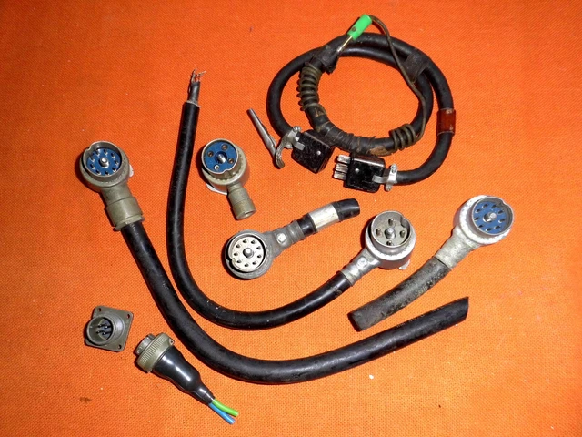 Stecker für historische Funktechnik