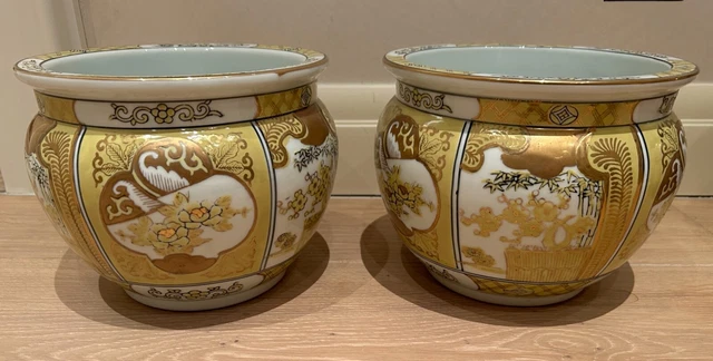 2 Stück  gold/gelb handgemalte Porzellan -  Blumen-Töpfe, chines.  Blumen-Motive