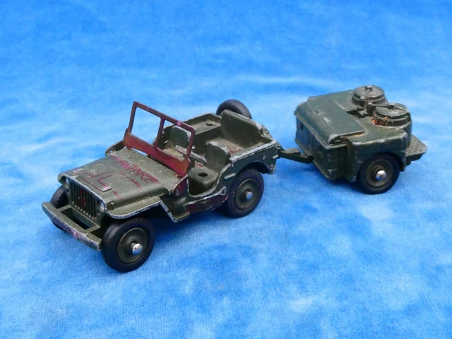 Dinky Toys 828 (Jeep porte fusées SS10) - Collection