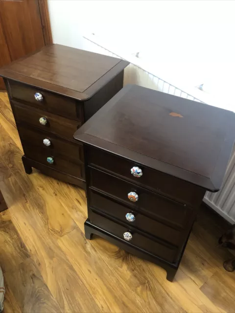 Pair Of Stag Minstrel Mahogany Bedside Cabinets Four Drawer Chest Of Drawers