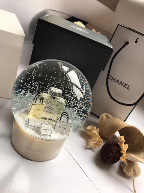 Boule À Neige De Collection Chanel Neuve