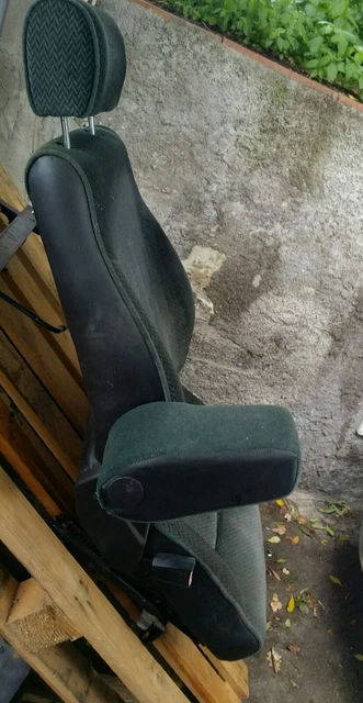 MOTOLUX Set Tappetini Anteriori In Velluto Su Misura Per Ford Transit MK8 – Antiscivolo Con Rinforzo Guidatore