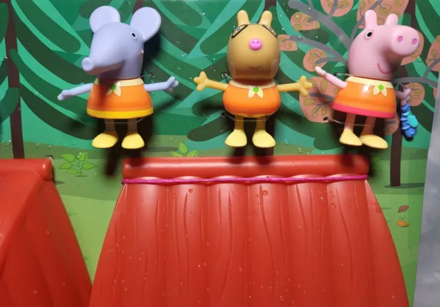 Brand New Peppa Pig - Peppa's Cozy Campsite -  Camping - 3 Figures - 3