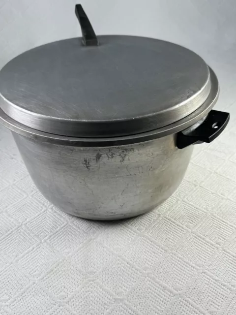 Vintage Mirro M-1238 8Ot. Aluminum Stock Pot w/Lid