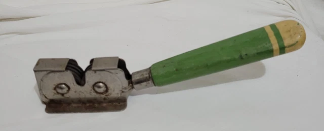 Vintage MSM EKCO knife sharpener Green and Yellow