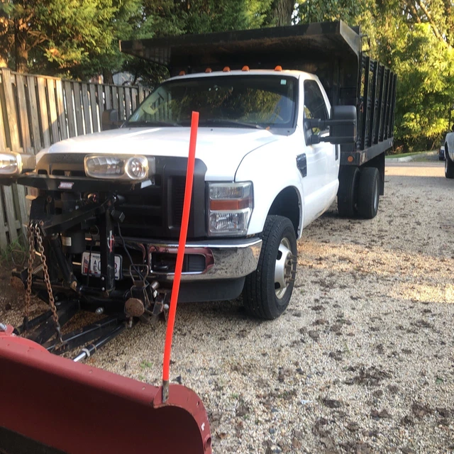 2010 Ford F350 super duty 4x4 with Snow Plow and Salt/Sand Spreader