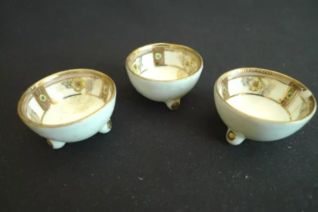 Vintage Nippon Hand Painted Porcelain Set Of 3 Footed Egg Cups Mini Bowls Japan