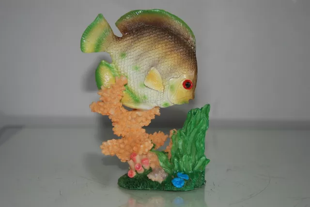 Aquarium Détaillé Poisson Avec Corail Base Décoration 9 x 5 x 14 CMS Pour Tous