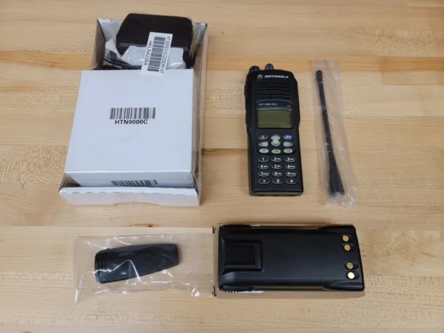 Motorola HT1550 XLS Bundle GMRS Programmed Radio UHF 450-527MHz NEW Battery