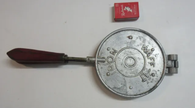 VINTAGE ROUND WAFFLE IRON Camp Fire outdoor bbq cooking camping C.1960's
