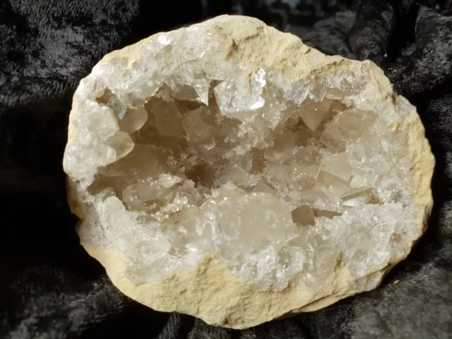 Coelestin - Quarz - Druse - Quarzdruse hochglänzend - Nr.4 Tunesien - Handstufe