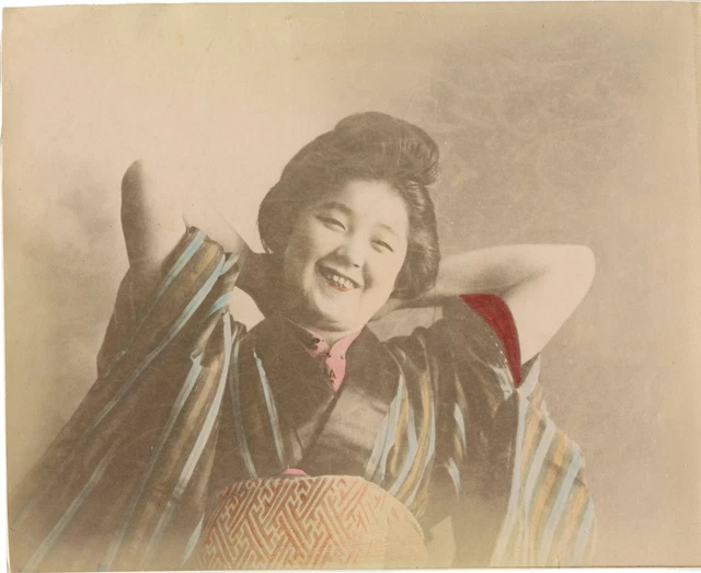 Tirage Albuminé Aquarellé Vintage - Geisha Japonaise, Circa 1880, Format 28x21.5 Cm - Réf. MU6520