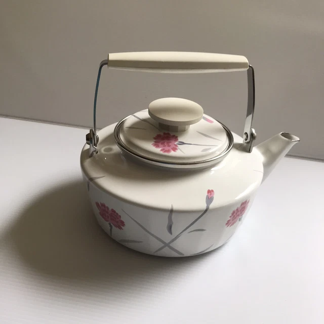Studio Nova Homestead Kettle & Lid Pre Owned
