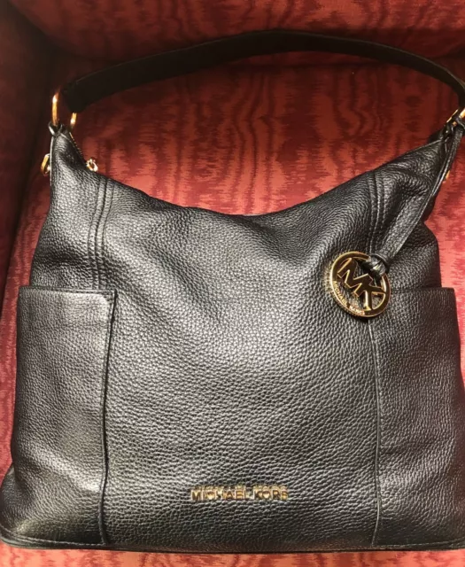SAC A MAIN MICHAEL KORS en cuir grainé NOIR porté épaule ou main