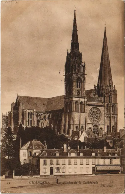 CPA Chartres Les Fleches de la Cathedrale FRANCE (1154836)