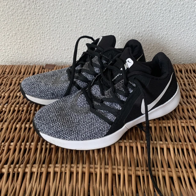 Nike varsity complete trainer for running top