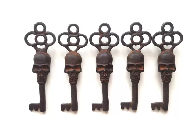 Victorian Large Skull Keys Vintage Antique Style Cast Iron Skeleton Key Lot of 5