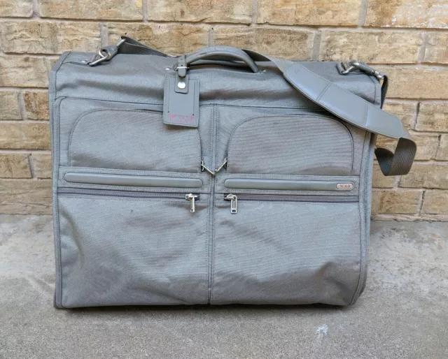 TUMI Silver Gray Ballistic Nylon Classic fold Full Size Garment Bag 22134S4 EUC
