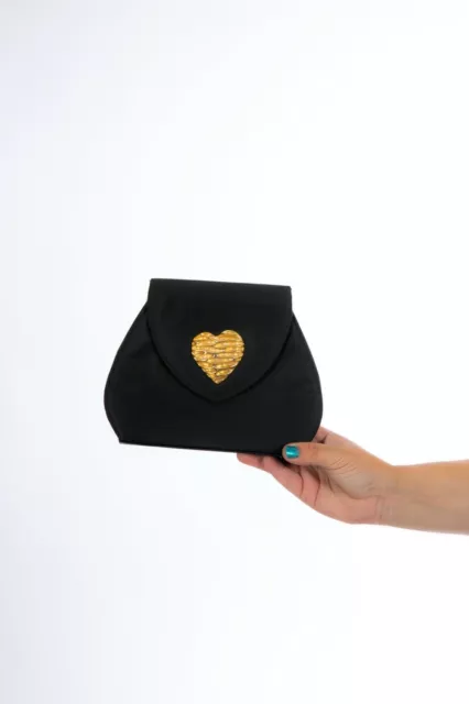 Borsa da sera vintage anni '80 raso nero con cuore oro Scepi borsa a pochette