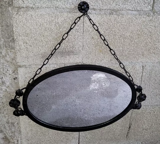 Miroir ancien en  fer forgé avec chaînette DIM: 47cm x 31cm poids 2.2kg art deco