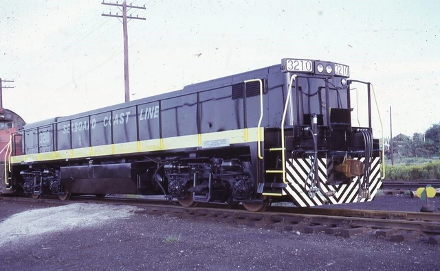 SCL SEABOARD COAST LINE Railroad Train 3210 ERIE PA Original 1972 Photo Slide