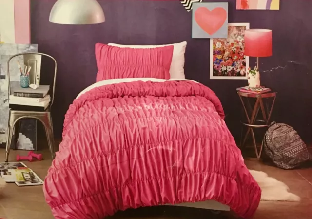 Fuchsia TWIN / TWIN XL Girl’s 2PC Ruched Deep Pink Comforter & Sham Bed Set NEW! Fuchsia TWIN / TWIN XL Girl’s 2PC Ruched Deep Pink Comforter & Sham Bed Set NEW!
