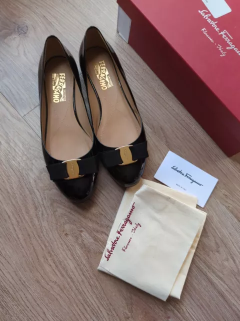 Salvatore Ferragamo Varina Ballet Bow Patent Leather Flats Womens 8.5 B