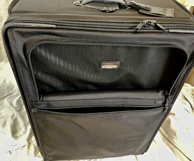 TUMI Alpha black nylon, 2-wheel, exp'd suiter 22028DH (28x21x12-14.5"), Thailand 8