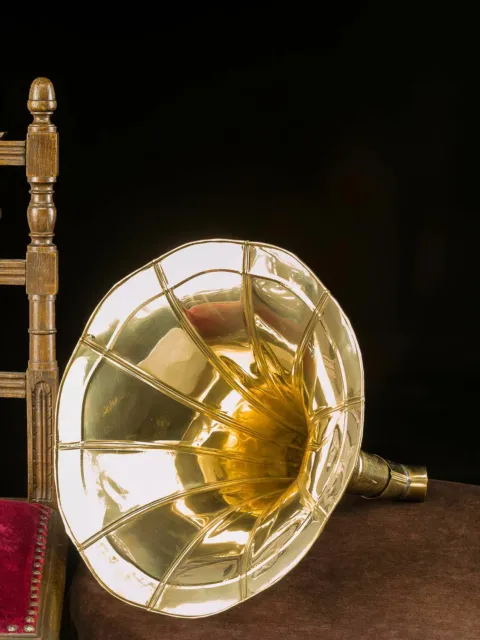 Megáfono boquilla de latón de color oro con decoraciones 40cm estilo antiguo 3