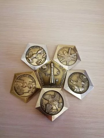 Rare Full  Theme Pin Badges USSR Soviet Space Exploration