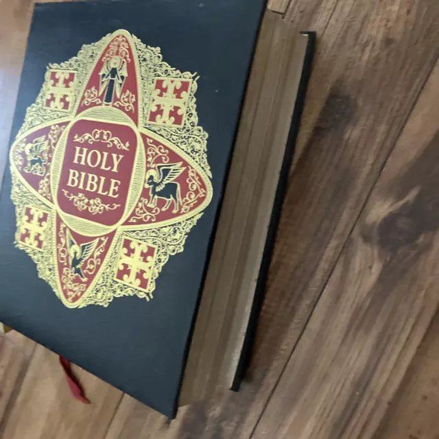 HOLY BIBLE: The Family Heritage Edition: Old & New Testaments King James Version 3