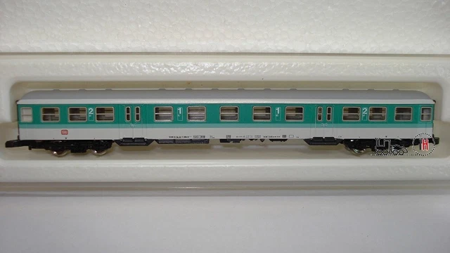 Märklin 42500, Coche de pasajeros tren expreso B4üwe, 2.ª clase, DB, ép