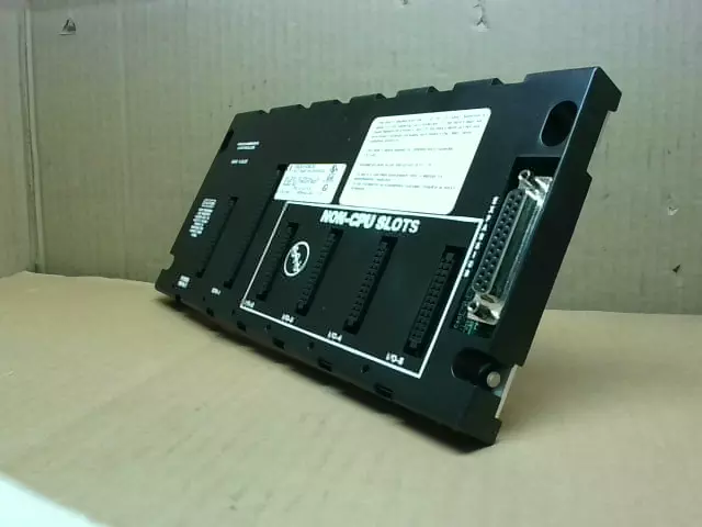 Fanuc IC693CHS397M 5-Slot Programmable Controller  EMI Enhanced - New In Box