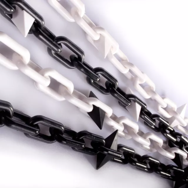 10m x 8mm White / Black Plastic Diamond Spiked Chain - Garden Barrier Chains