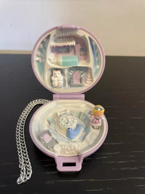 VINTAGE POLLY POCKET 1992 Polly s Ice kingdom 100 complete with