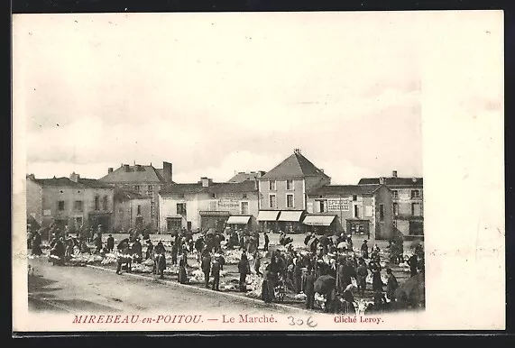 CPA Mirebeau-en-Poitou, Le Marché