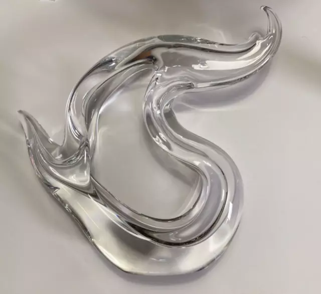 Jarrón de cristal escultórico de vidrio artístico abstracto Ikebana cuerpo hueco 10" firmado 1991