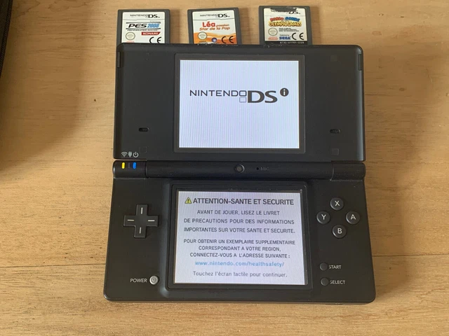 Console nintendo DSI noir ,3 jeux ,chargeur usb , housse fonctionne parfaitement